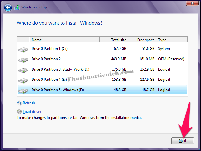 Chọn ổ đĩa muốn cài đặt Windows 8/8.1 rồi nhấn nút Next