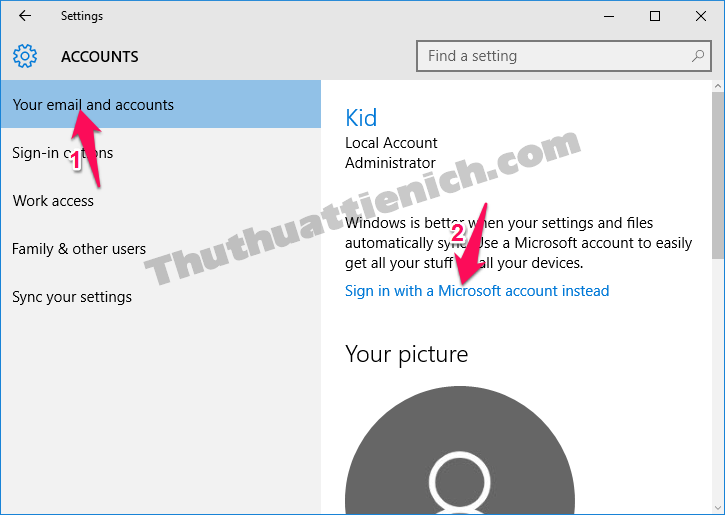 Chọn Your email and accounts -> Sign in with a Microsoft account instead và đăng nhập bằng tài khoản Microsoft
