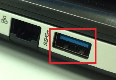 Nhận dạng cổng USB 3.0 trên máy tính xách tay - Kiểm tra màu sắc