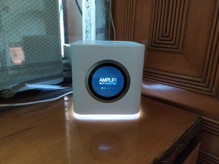 Đánh giá Bộ định tuyến AmpliFi HD với lưới WiFi: Màn hình cảm ứng và phạm vi hoạt động vượt trội làm cho nó trở nên nổi bật!