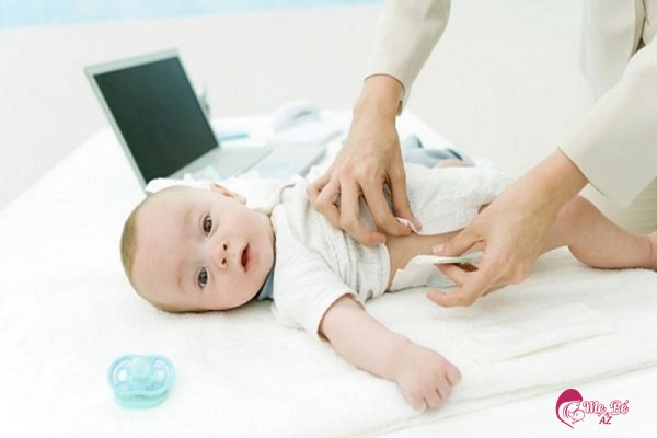 Nguyên tắc điều trị: 3 NÊN - 4 KHÔNG cho da trẻ sơ sinh bị khô và mẩn đỏ