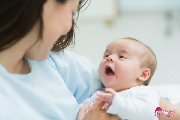 Cách giải quyết khi trẻ sơ sinh bú mẹ phát ra tiếng