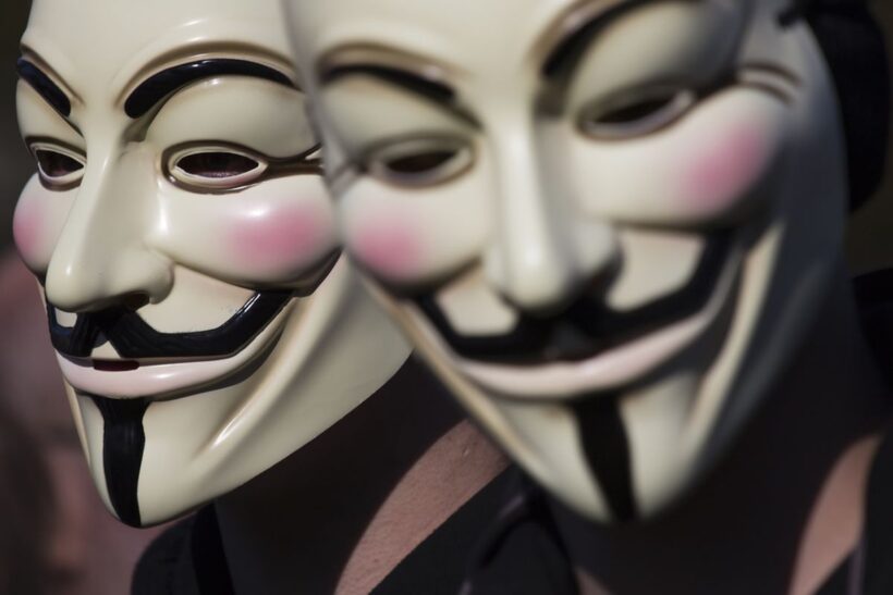 Hình ảnh Hacker đeo mặt nạ Anonymous