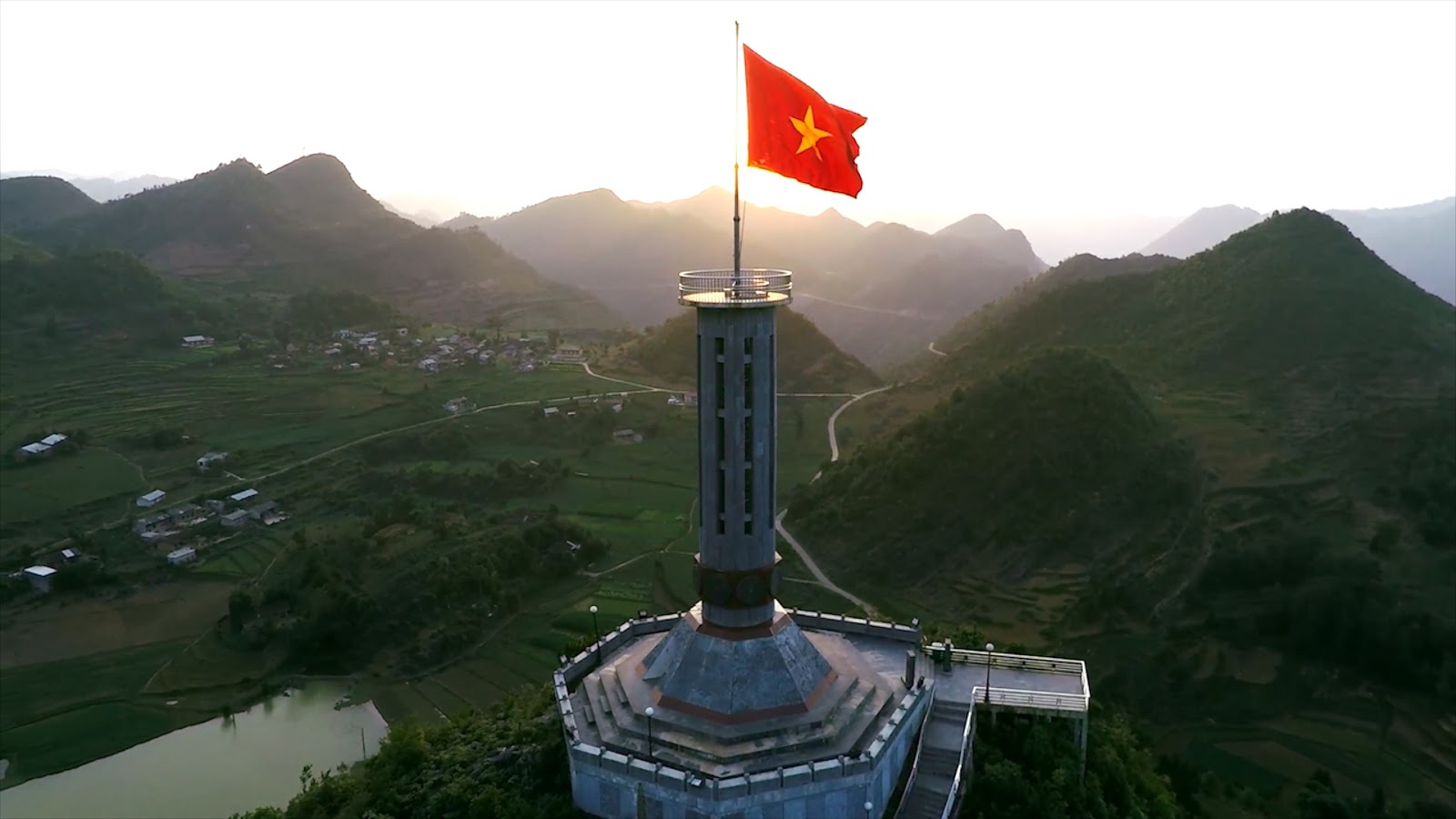 Hình ảnh cột cờ tổ quốc Việt Nam