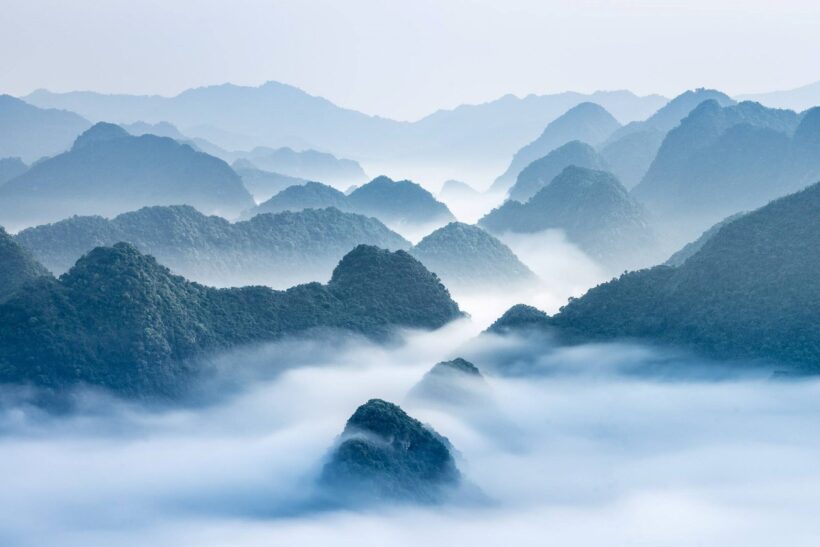 Hình ảnh núi và sương mù đẹp như cảnh tiên