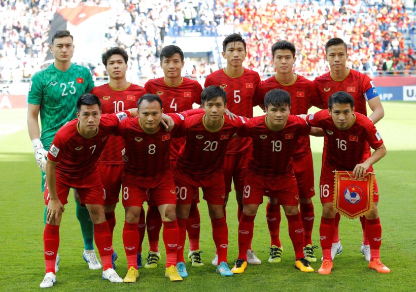 hình ảnh đội tuyển Việt Nam trên sân cỏ