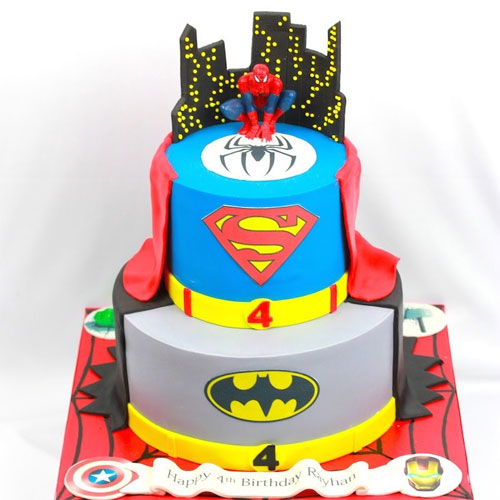Bánh sinh nhật siêu nhân 2 tầng