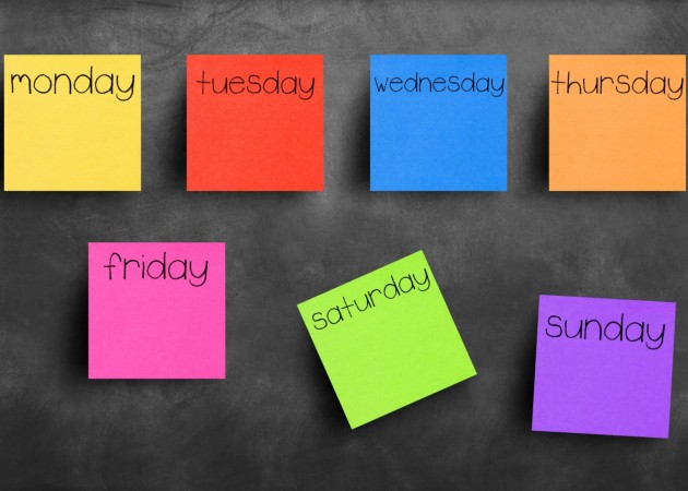 Một tuần có thể bắt đầu vào thứ Hai, thứ Ba, thứ Tư, thứ Năm, thứ Sáu, thứ Bảy hay Chủ Nhật tùy vào quy ước.