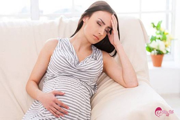 Phụ nữ có thai bị nổi mụn không trực tiếp gây hại cho sức khỏe nhưng sẽ ảnh hưởng đến tâm lý của chị em 