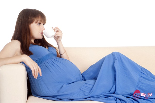 Phụ nữ có thai uống nhiều cafe có thể gây ảnh hưởng tiêu cực đến sự phát triển của thai nhi