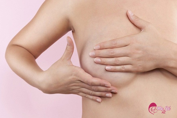 Massage ngực giúp kích sữa về nhiều