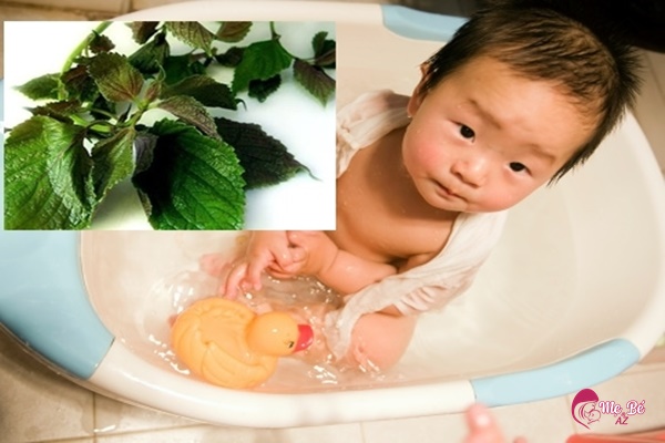 Kê ở trẻ sơ sinh có nguy hiểm không? Tắm nước lá hay không?