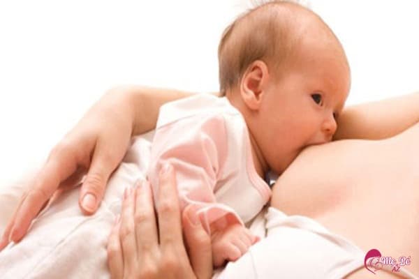 Sữa non tiết ra trong 48 - 72 giờ đầu sau khi sinh