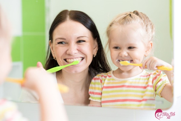 Trẻ 2 tuổi có nên đánh răng không? Đánh răng đúng độ tuổi