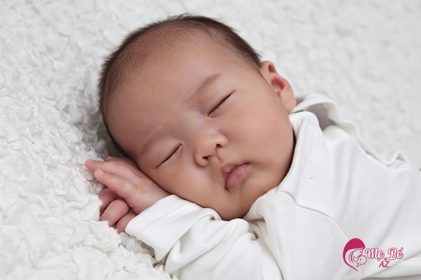Thở khò khè là hiện tượng thường thấy ở trẻ sơ sinh