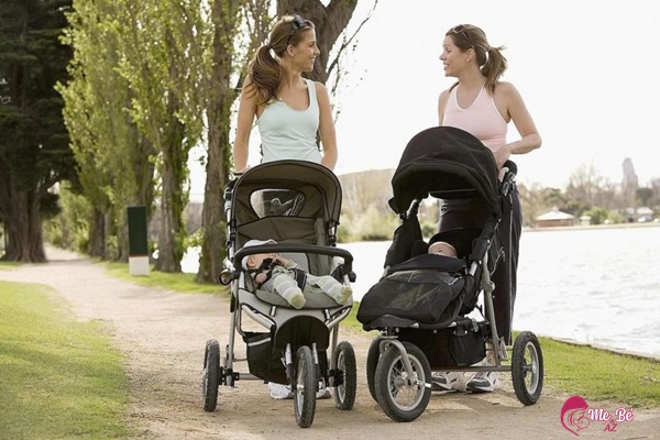 Mua xe đẩy cho trẻ sơ sinh nên chọn loại nào là tốt nhất?